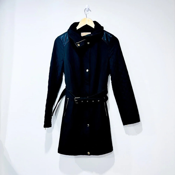 MICHAEL KORS Black coat with quilted sleeves and fleece interior - Picture 2 of 11